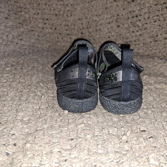 KEEN-Madrid-Mary Jane Sandals-Black/Pixel Design-Nylon-Sz 37/6.5-Near Mint - Picture 6 of 8